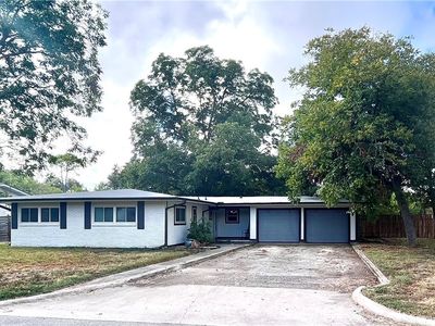 1303 Mockingbird Ln, Seguin, TX, 78155