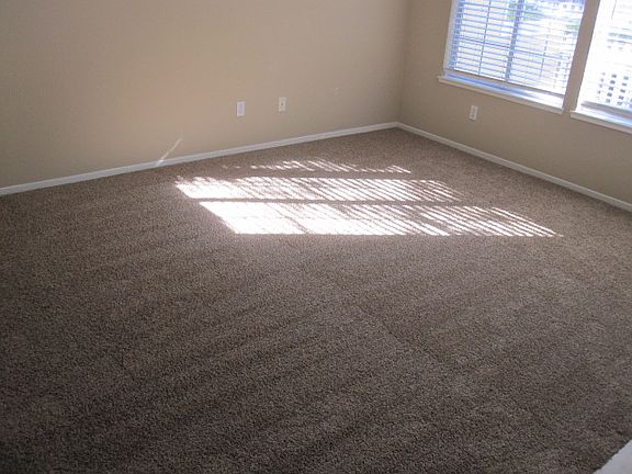 4th image of 1042 Westbury Ct