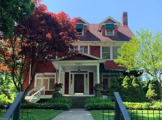 2894 Edgehill Rd, Cleveland Heights, OH 44118
