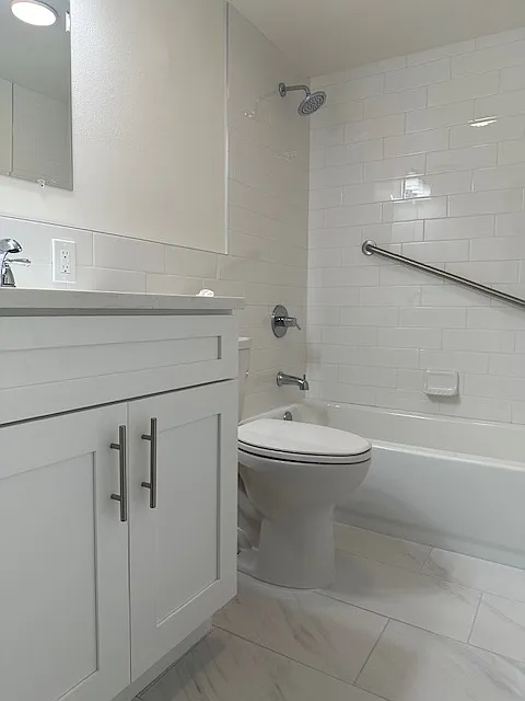 Building Photo - 4328 Edgewater Dr #D106