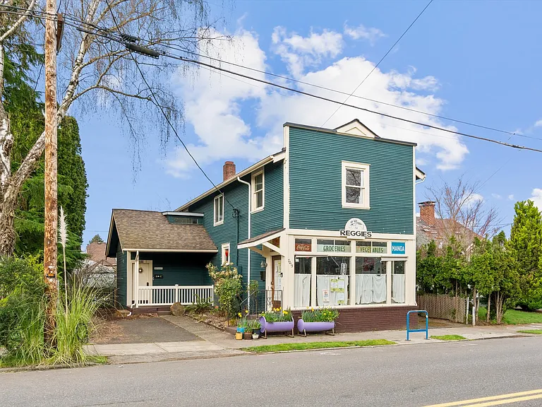 7015 N Greeley Ave #B — Photo 6