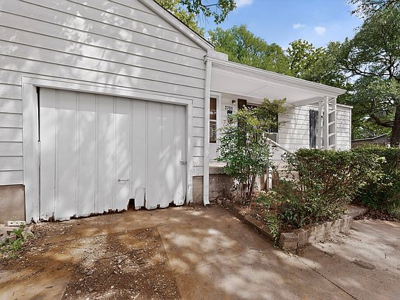 4th image of 2701 Stark St