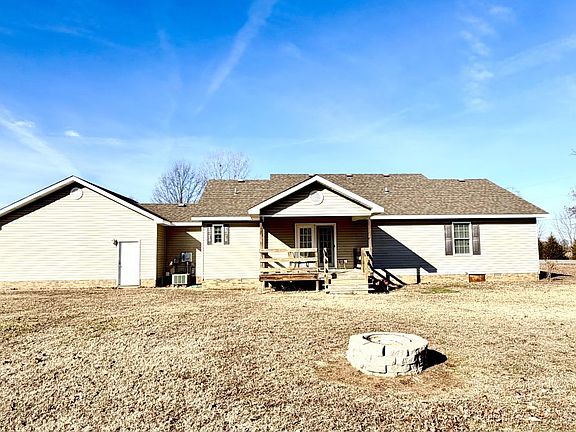 4th image of 52 Michael Ln