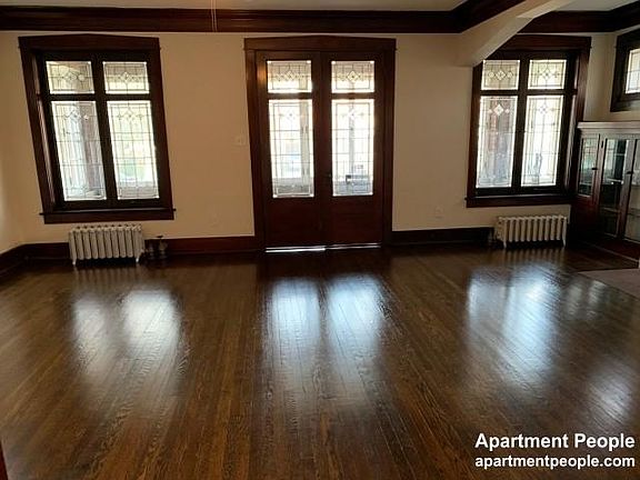 4th image of 1419 W Fargo Ave #1