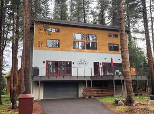 4221 Donner Dr, Soda Springs, CA 95728