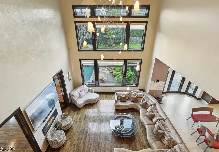 14 Michelle Ln — Photo 8