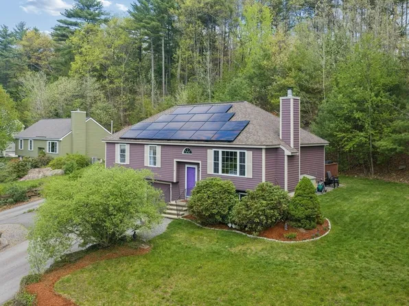 17 Calvin St, Ayer, MA 01432
