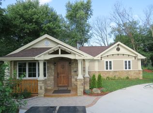 9920 S 87th Ave, Palos Hills, IL 60465