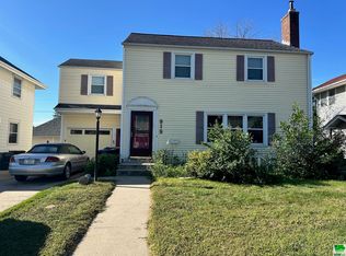 919 W Cherry St, Cherokee, IA 51012