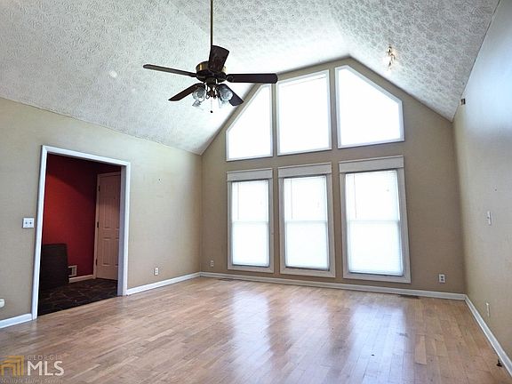 5th image of 50 Gentry Dr