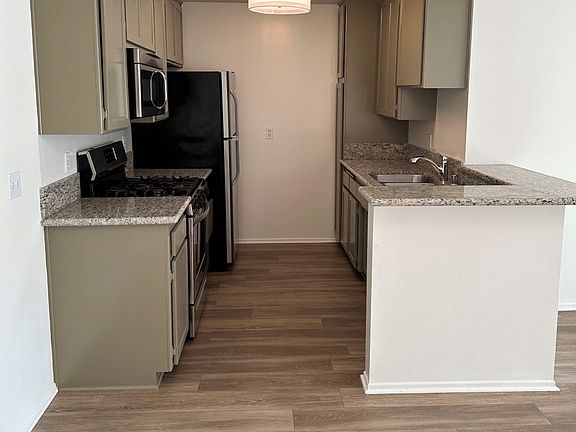 5th image of 1810 Malcolm Ave #101