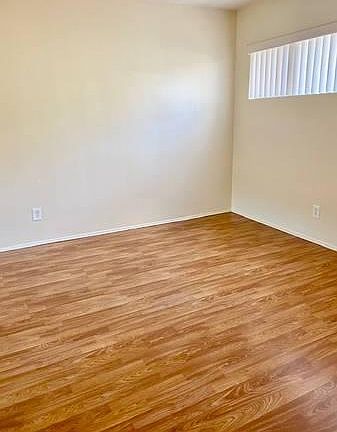 4th image of 327 S Avenue 60 #101