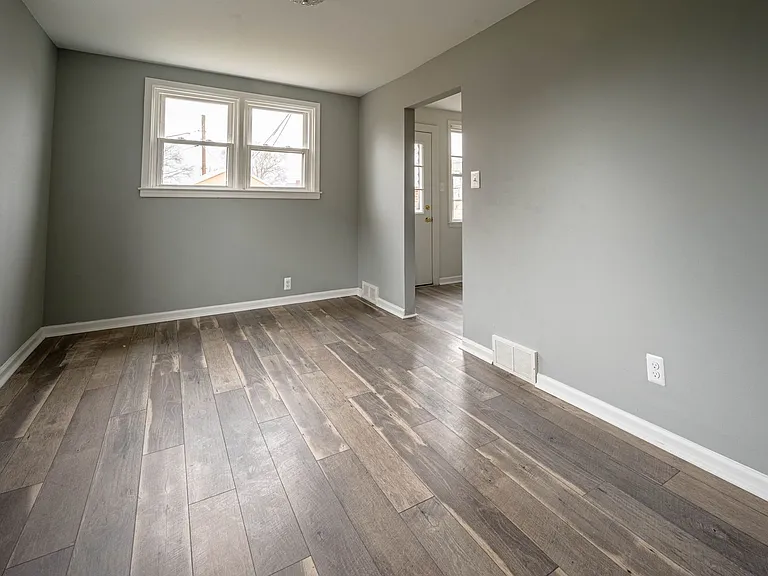 357 Holland St — Photo 10