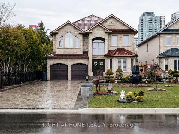 99 Fairview Rd W, Mississauga, ON L5B 1K7