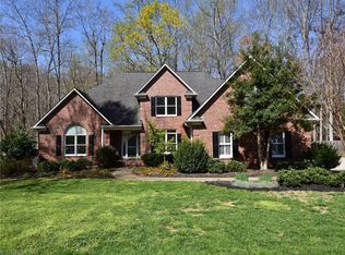 1807 Ridge Oaks Dr, Oak Ridge, NC 27310