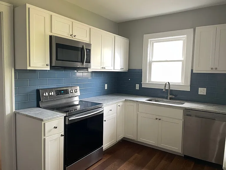 1533-1535 Mars Ave — Photo 28