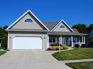 213 Lilac Ln, Swanton, OH 43558