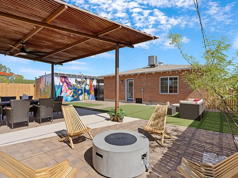 1514 E Hampton St — Photo 44