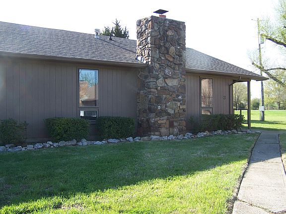 2nd image of 3 Hillcrest Vlg