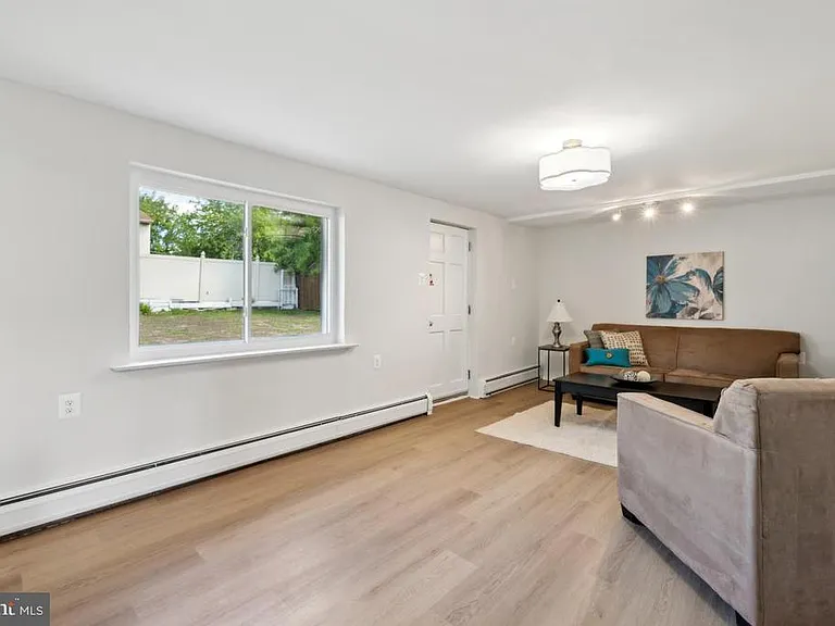 747 Hedy Ave — Photo 16