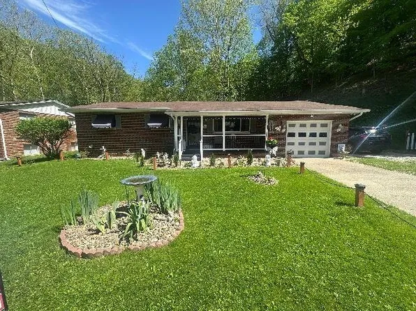 345 Goodwill Rd, Huntington, WV 25704