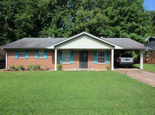 61 Briarcliff Dr, Jackson, TN 38301