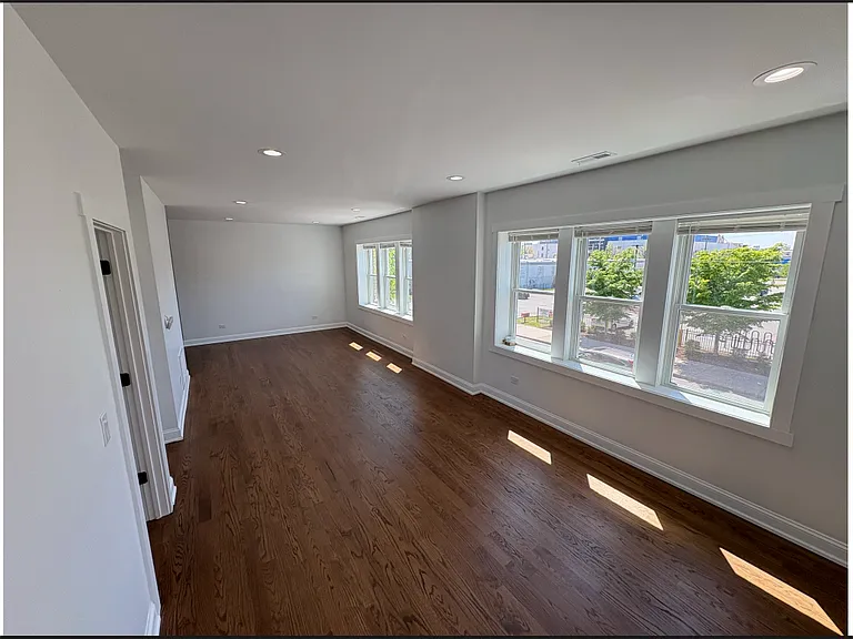 3338 W Addison St #2 — Photo 2