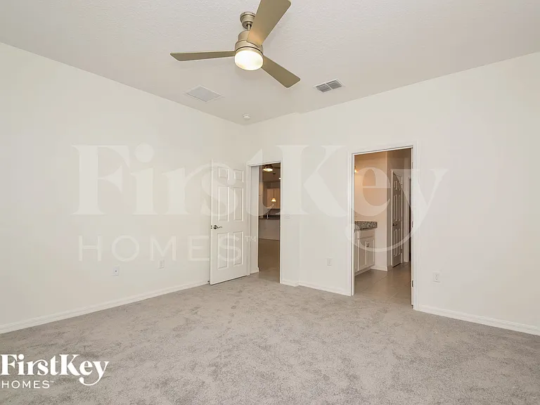 320 Corbel Ln — Photo 7