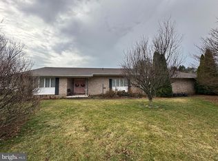11475 Pine Hill Dr, Waynesboro, PA 17268