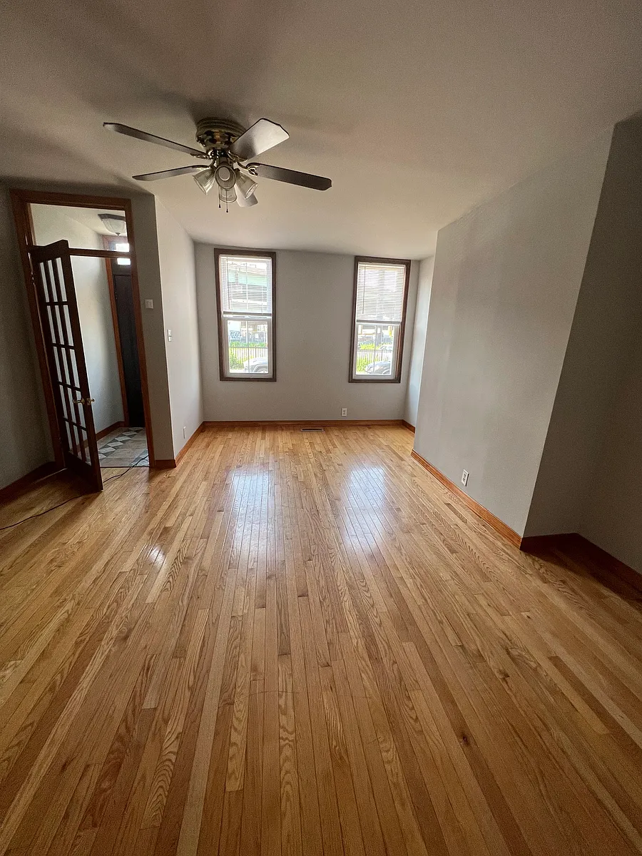 Living room - 25 W Wildey St