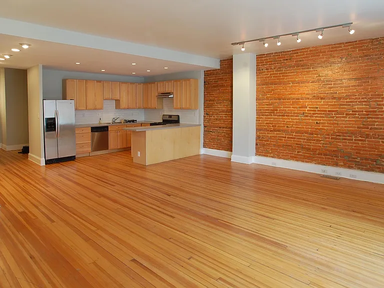 313 N Charles St #3 — Photo 6