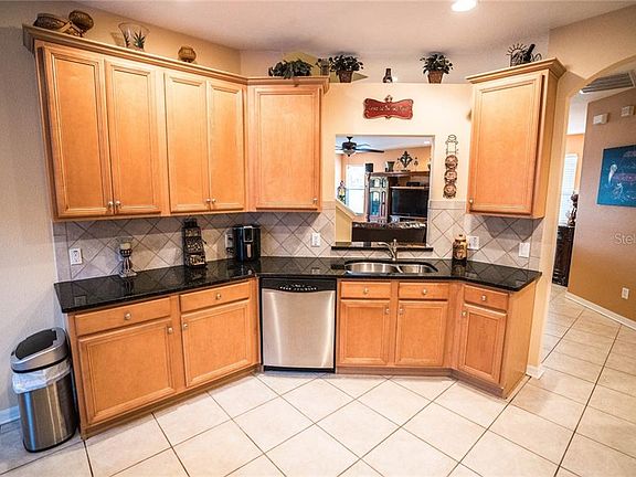 5th image of 1826 Raven Glen Dr