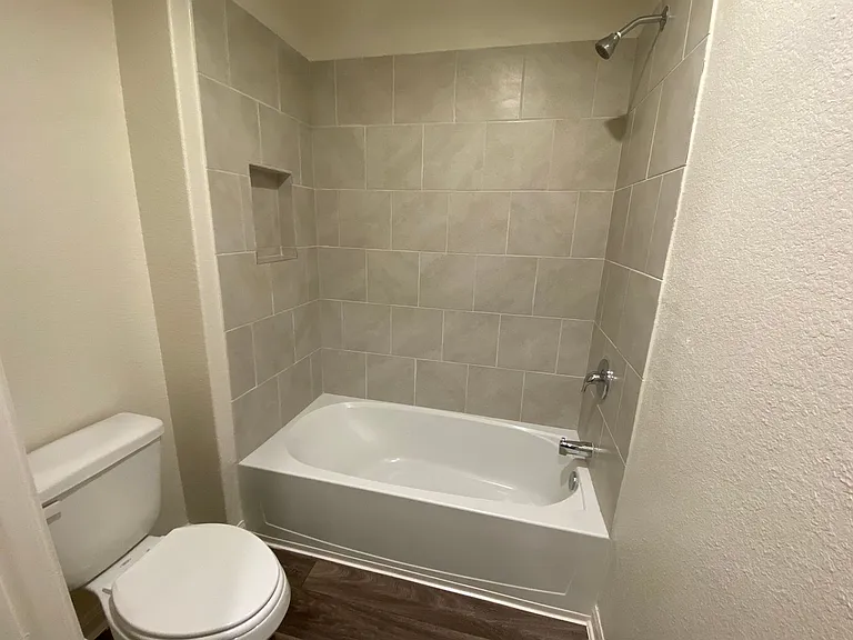 105 Brunswick Ln — Photo 24