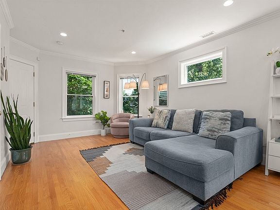 3rd image of 17 Robbins St APT 2