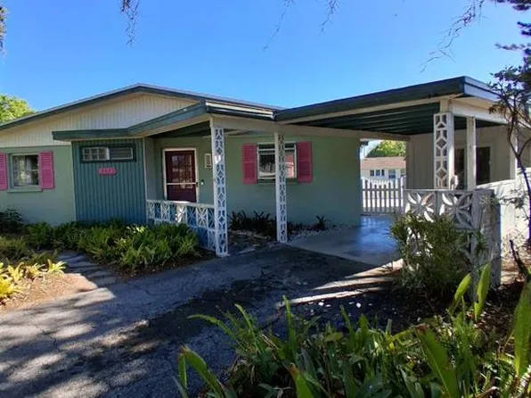 3372 Mayflower St, Sarasota, FL 34231