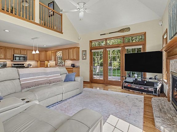 3rd image of 3608 Oak Ridge Dr