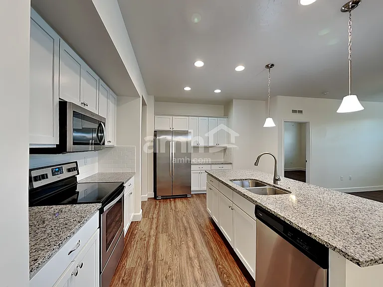 245 E Sicily Dr — Photo 4
