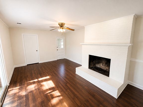 5th image of 227 Springknoll Cir