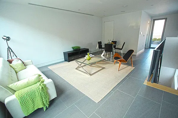 Rented by Keller Williams NYC | media 28