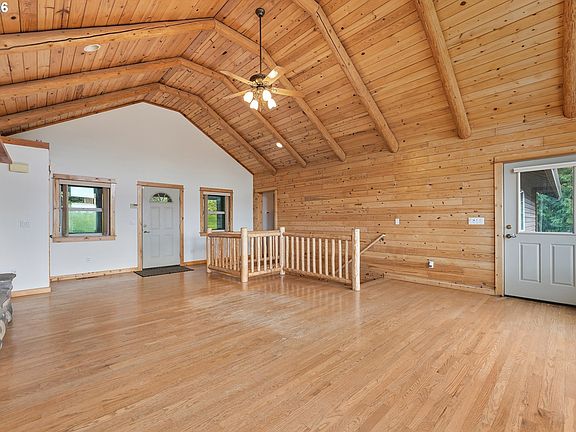 5th image of 44204 SE Marmot Rd