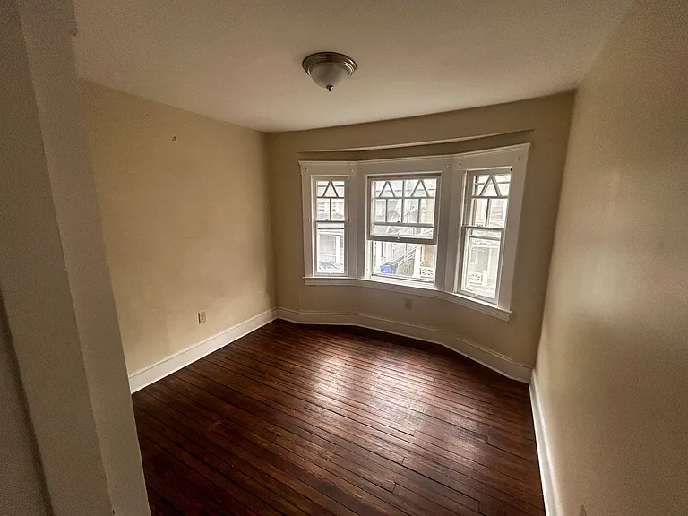9804 Newton Ave — Photo 14