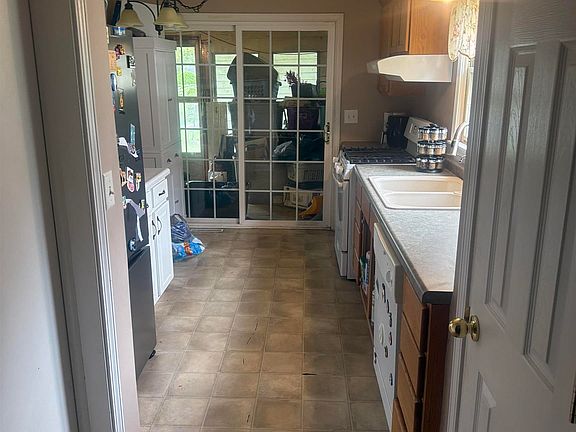 3rd image of 506 W Madison St