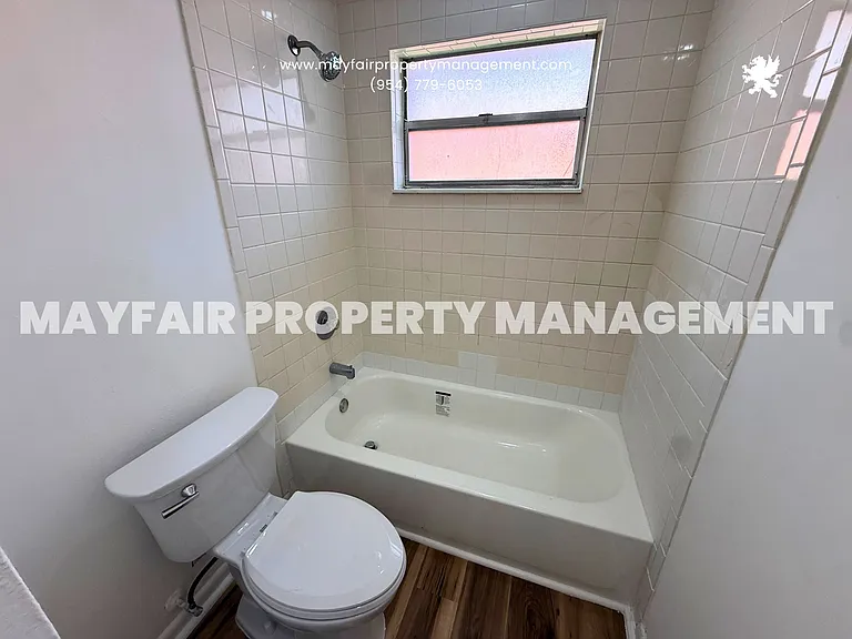 1534 SE 15th St #8 — Photo 6
