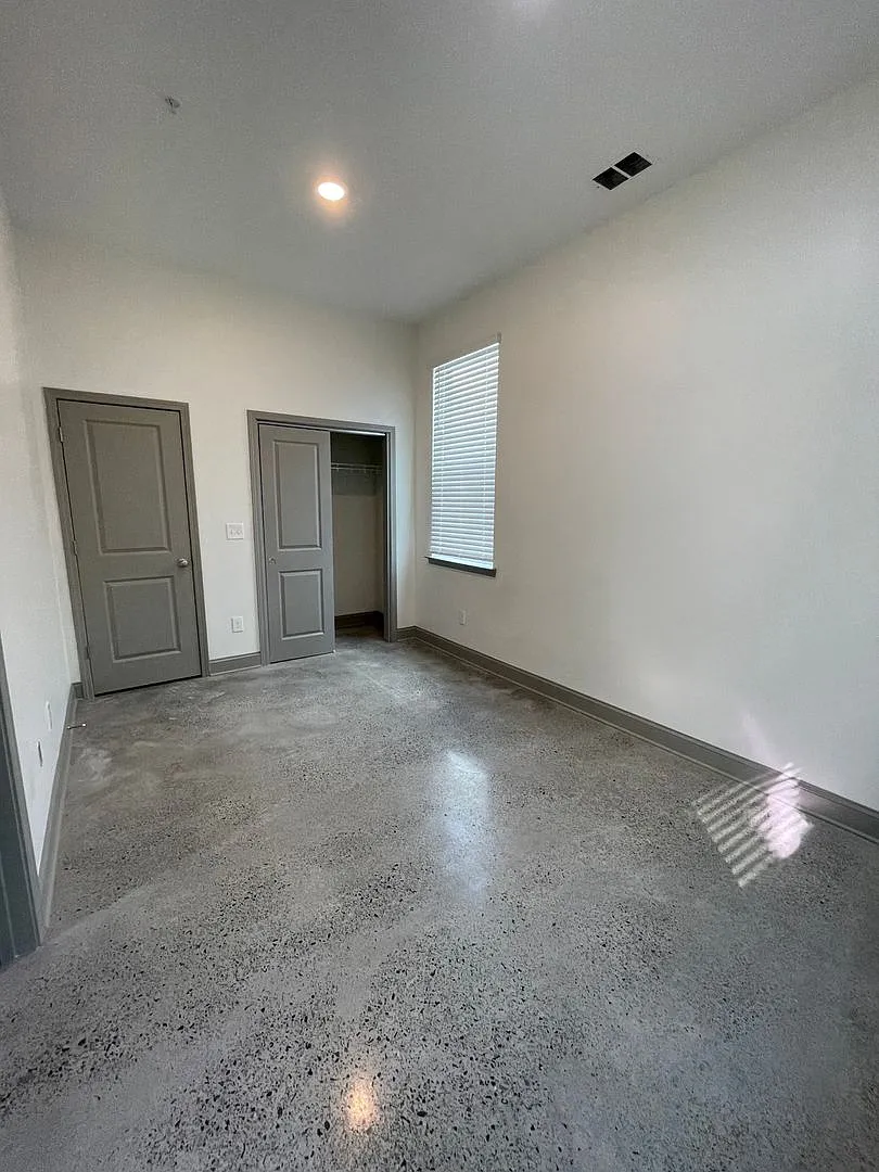 2103 Union — Photo 3