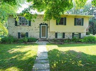 7246 Whispering Ln, Slatington, PA 18080