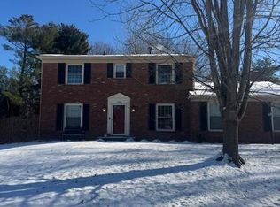 9100 Trentham Ct, Louisville, KY 40242