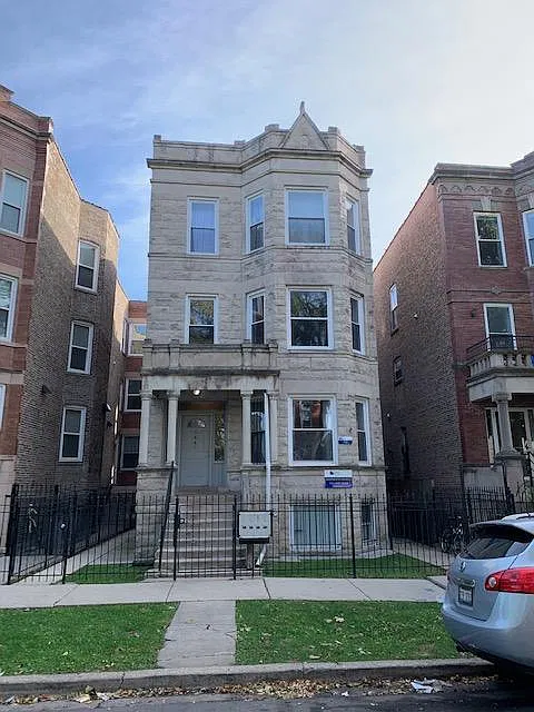 3 bed, 1200 sqft, $2,500 — Photo 3