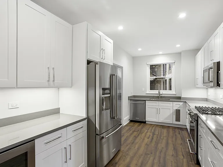 3260-70 N Lake Shore Drive — Photo 5