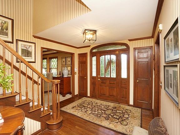 3rd image of 8557 Eagleridge Dr