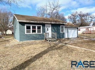 331 Iowa St, Centerville, SD 57014